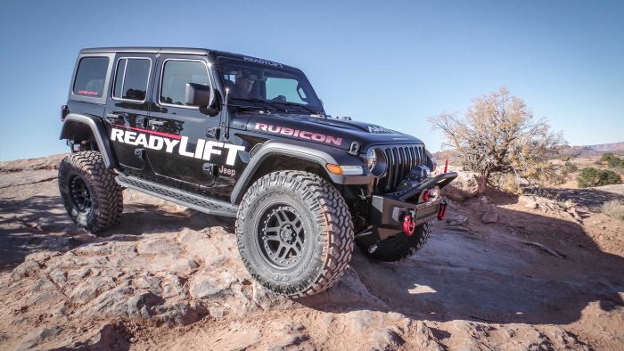 ReadyLIFT 69-6825 SST® Series 2.5" Front / 2.0" Rear Lift Kit – No Shocks Required – Black Components – JL Wrangler Rubicon